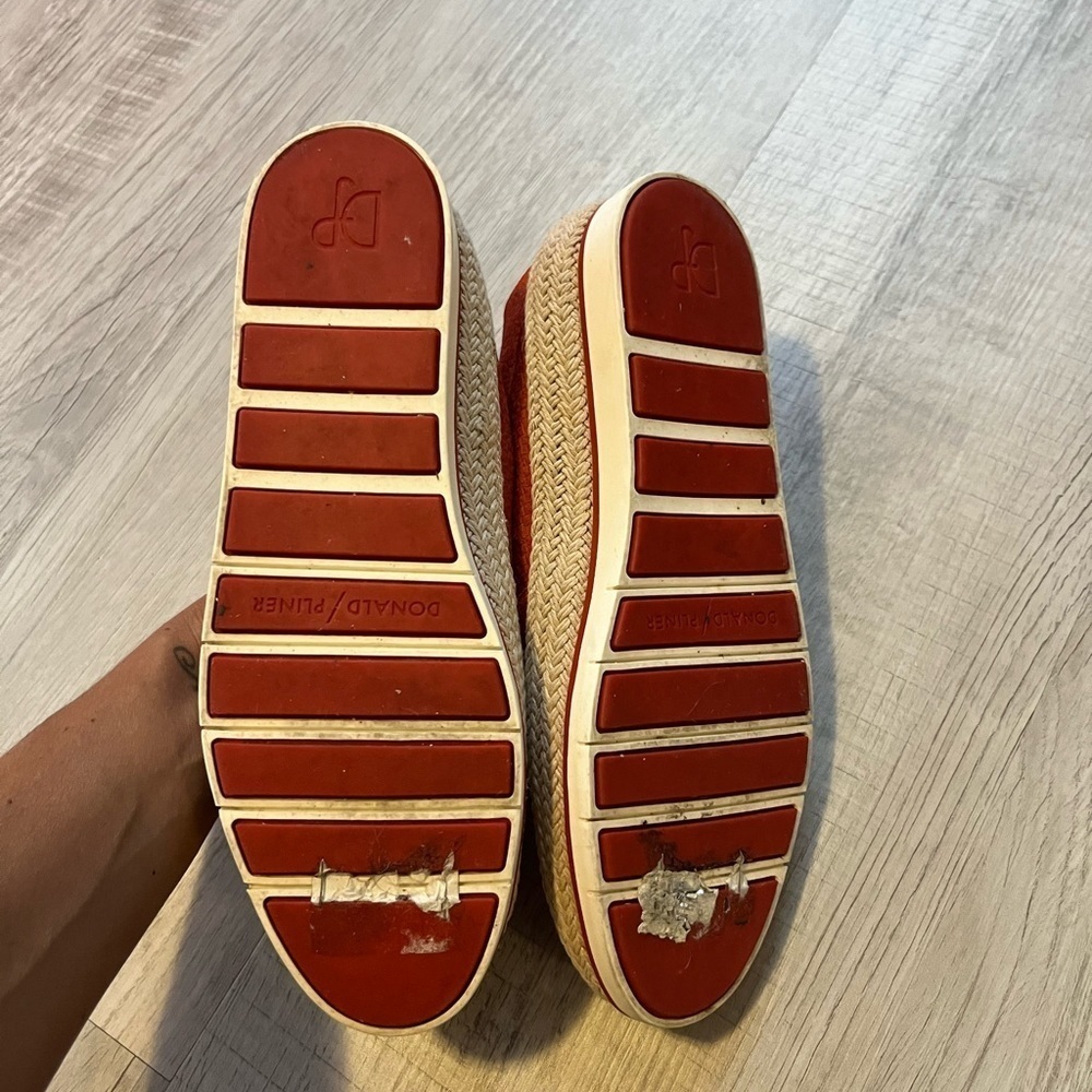 Donald J Pliner palm perf suede slip on shoes size 6 - Picture 11 of 11